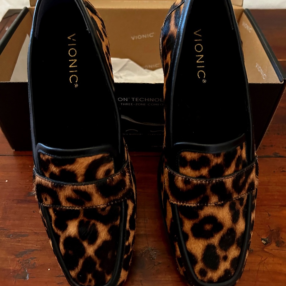 Vionic Leopard print loafers